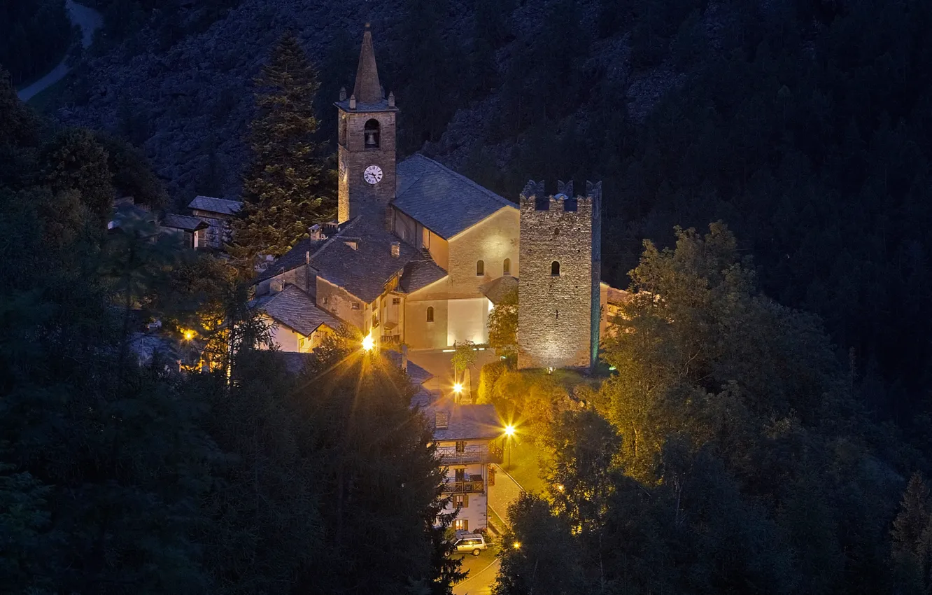 Фото обои горы, ночь, огни, Италия, церковь, Валле-д’Аоста, Шампорше