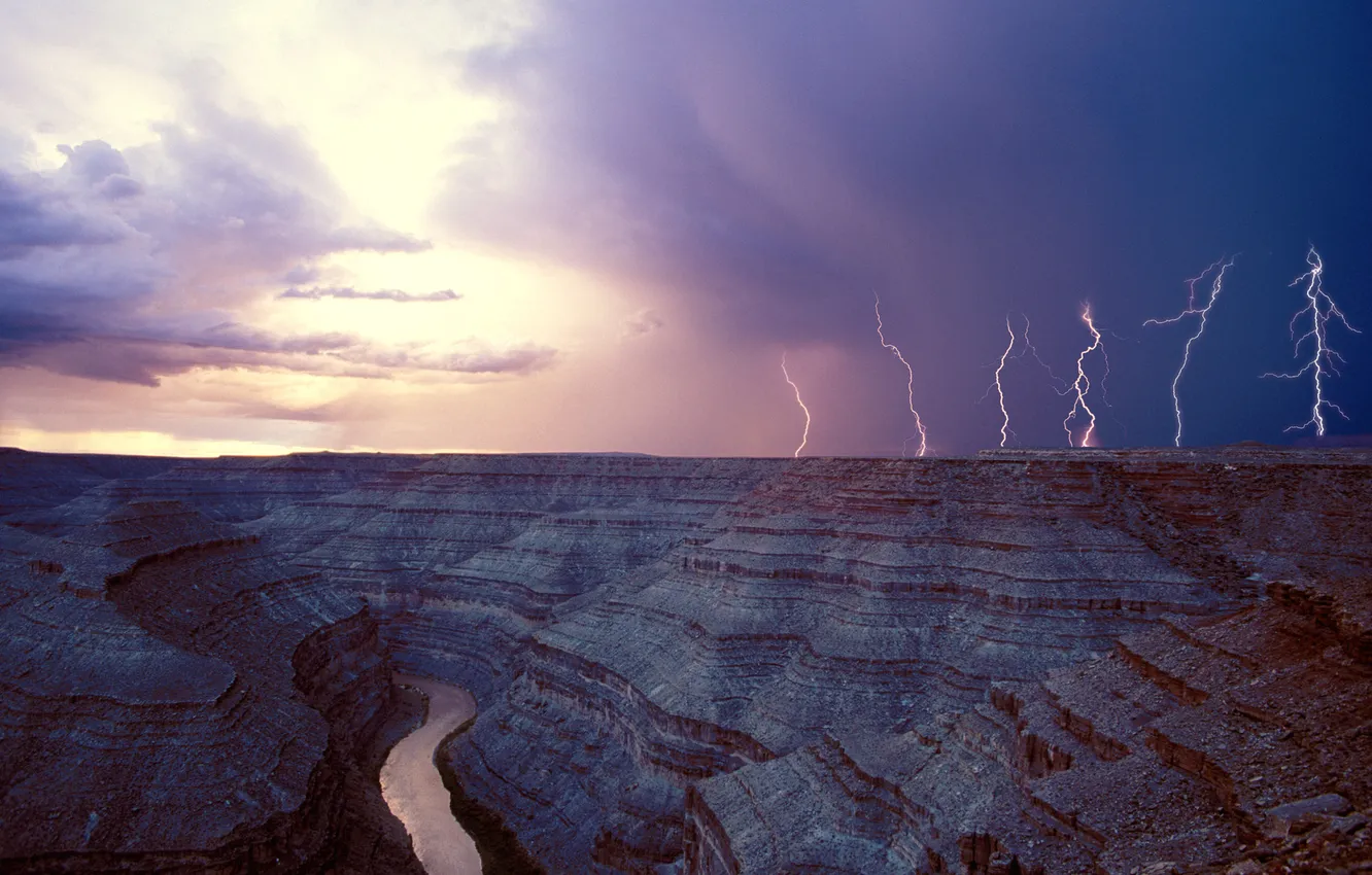 Фото обои тучи, река, молния, каньон