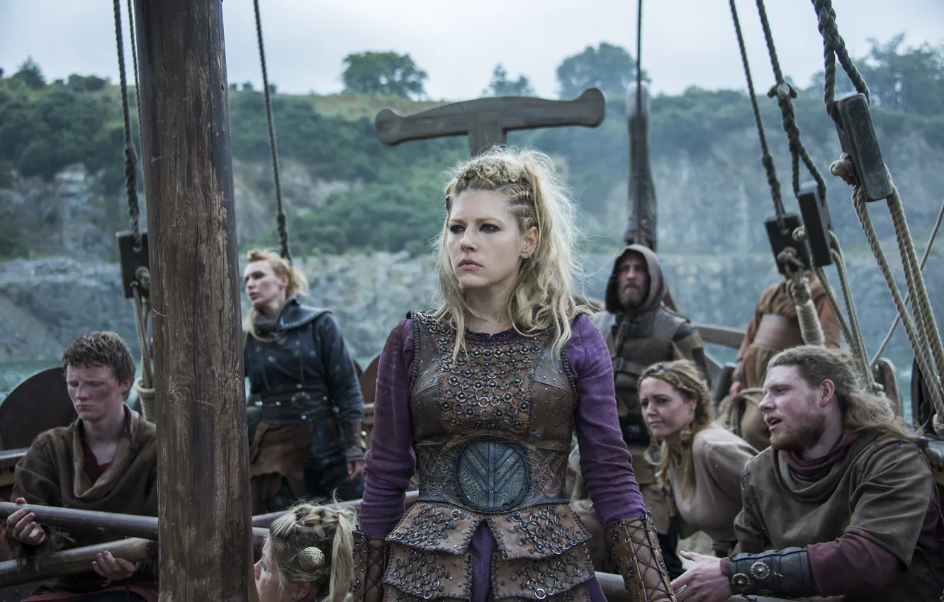 Фото обои взгляд, одежда, корабль, Vikings, Викинги, Katheryn Winnick, Lagertha