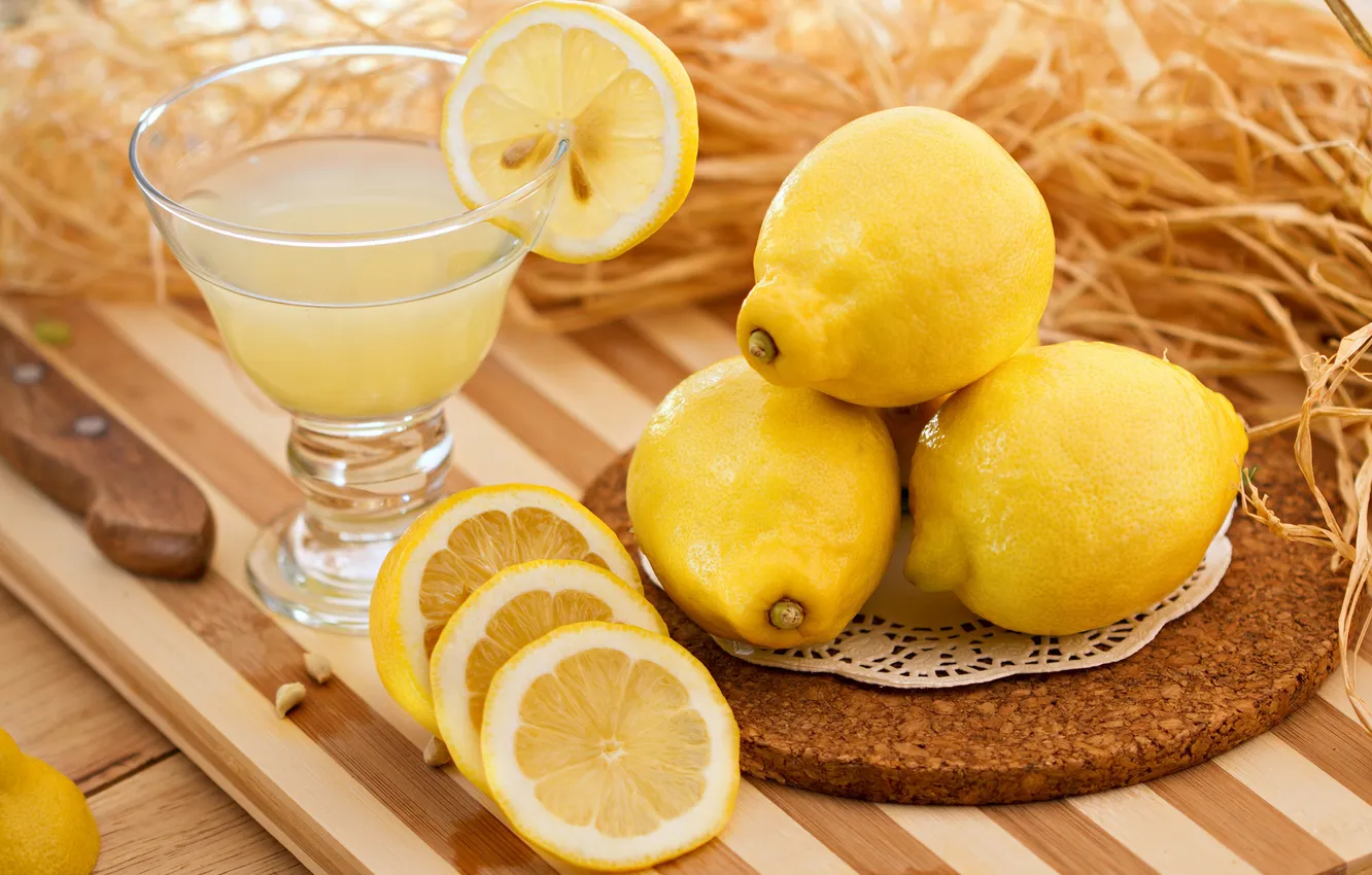 Фото обои бокал, сок, фрукты, цитрусы, лимоны