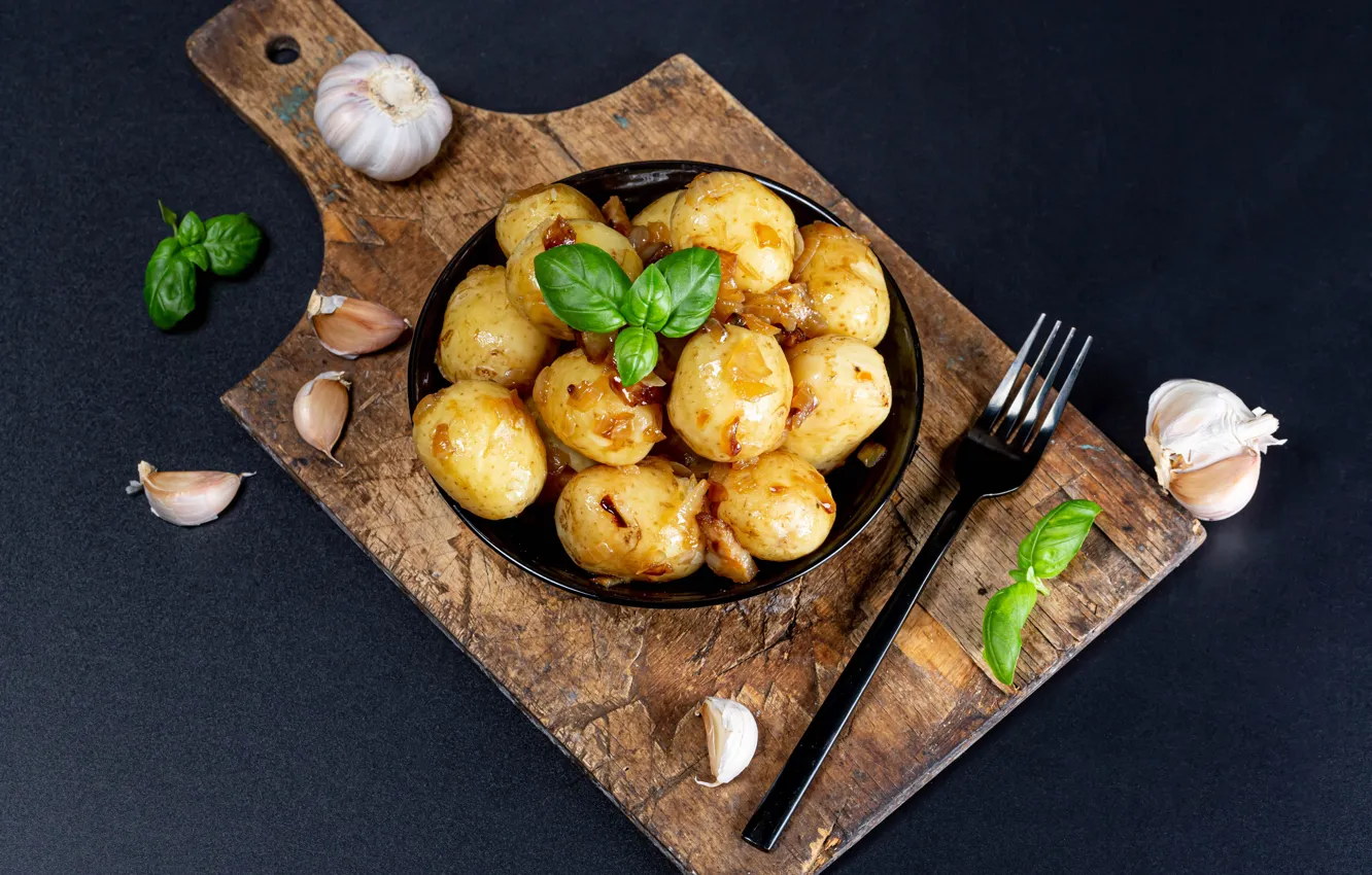 Фото обои чеснок, картофель, базилик