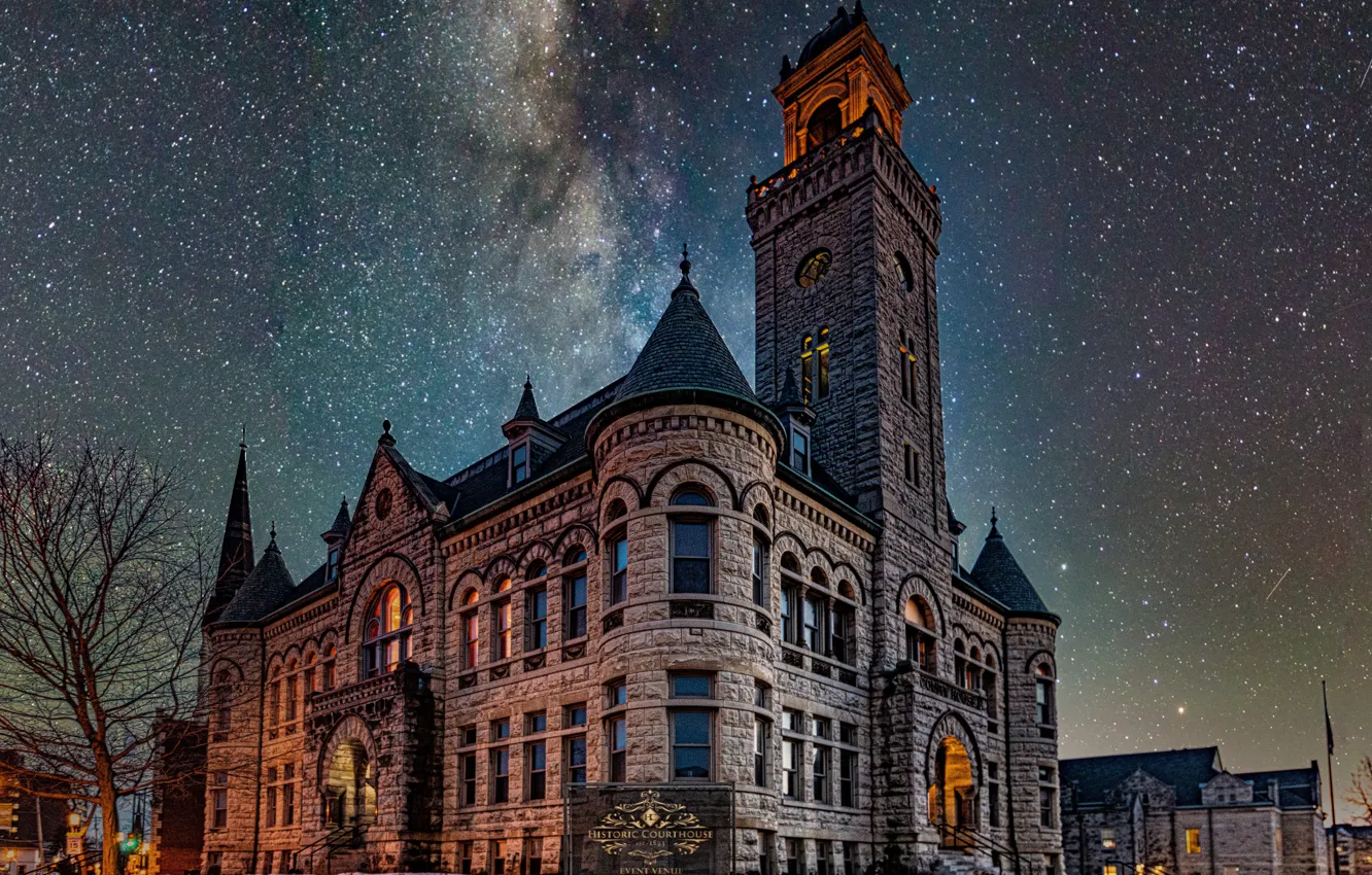 Фото обои здание, звёзды, Висконсин, архитектура, Wisconsin, звёздное небо, Уокешо, Historic Courthouse