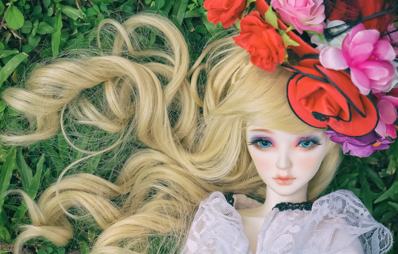 Фото обои цветы, волосы, игрушка, кукла, шляпка