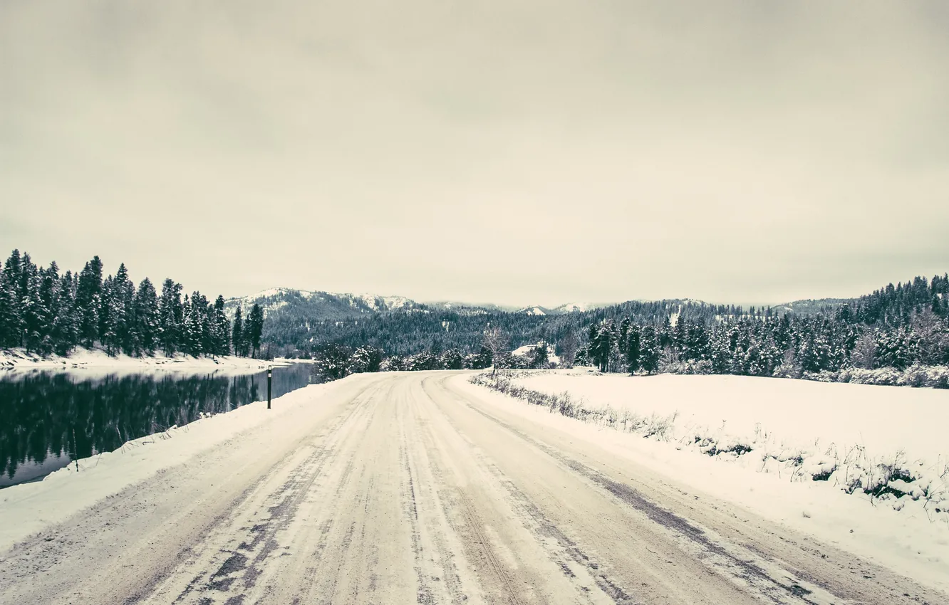 Фото обои зима, дорога, деревья, горы, река