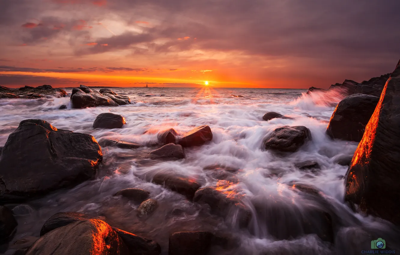Фото обои волны, солнце, свет, камни, скалы, утро, Шотландия, перед штормом