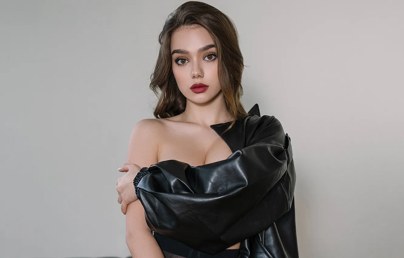 Фото обои взгляд, милая, брюнетка, длинные волосы, long hair, eyes, pretty, lips