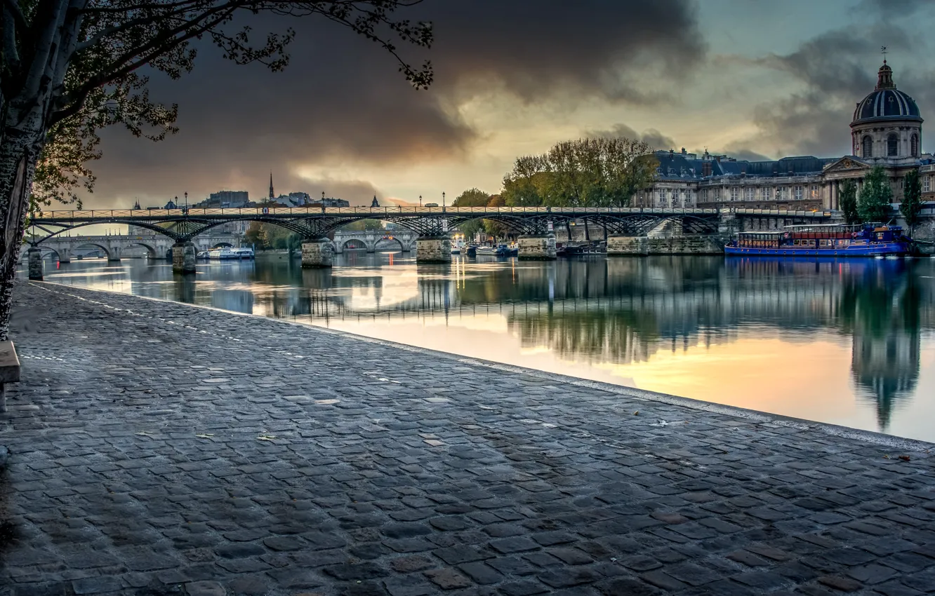Фото обои Paris, Île-de-France, Paris 04 Ancien, Quartier Louvre, Aurore sur le Pont des Arts