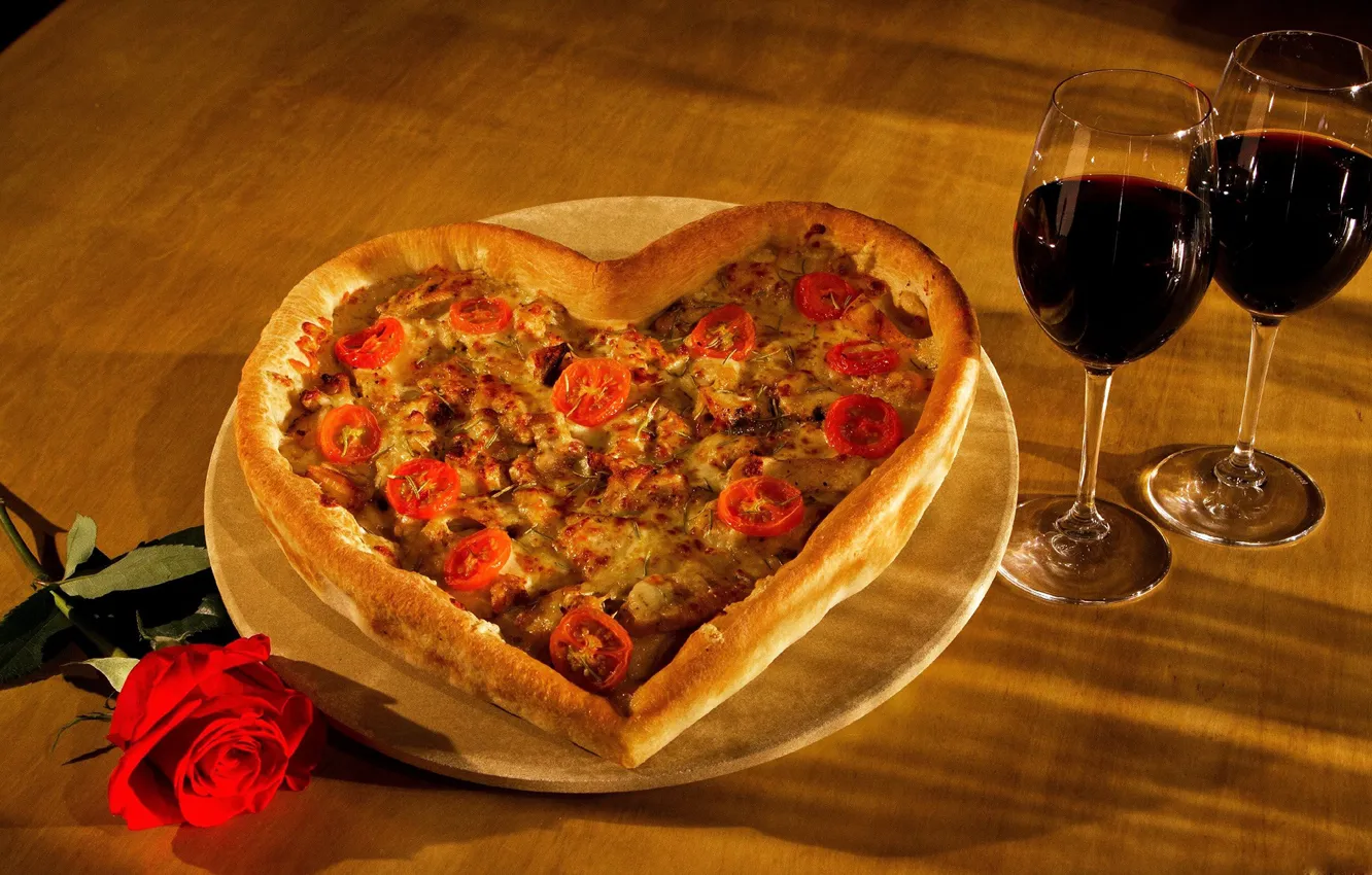 Фото обои вино, романтика, сердце, роза, пицца