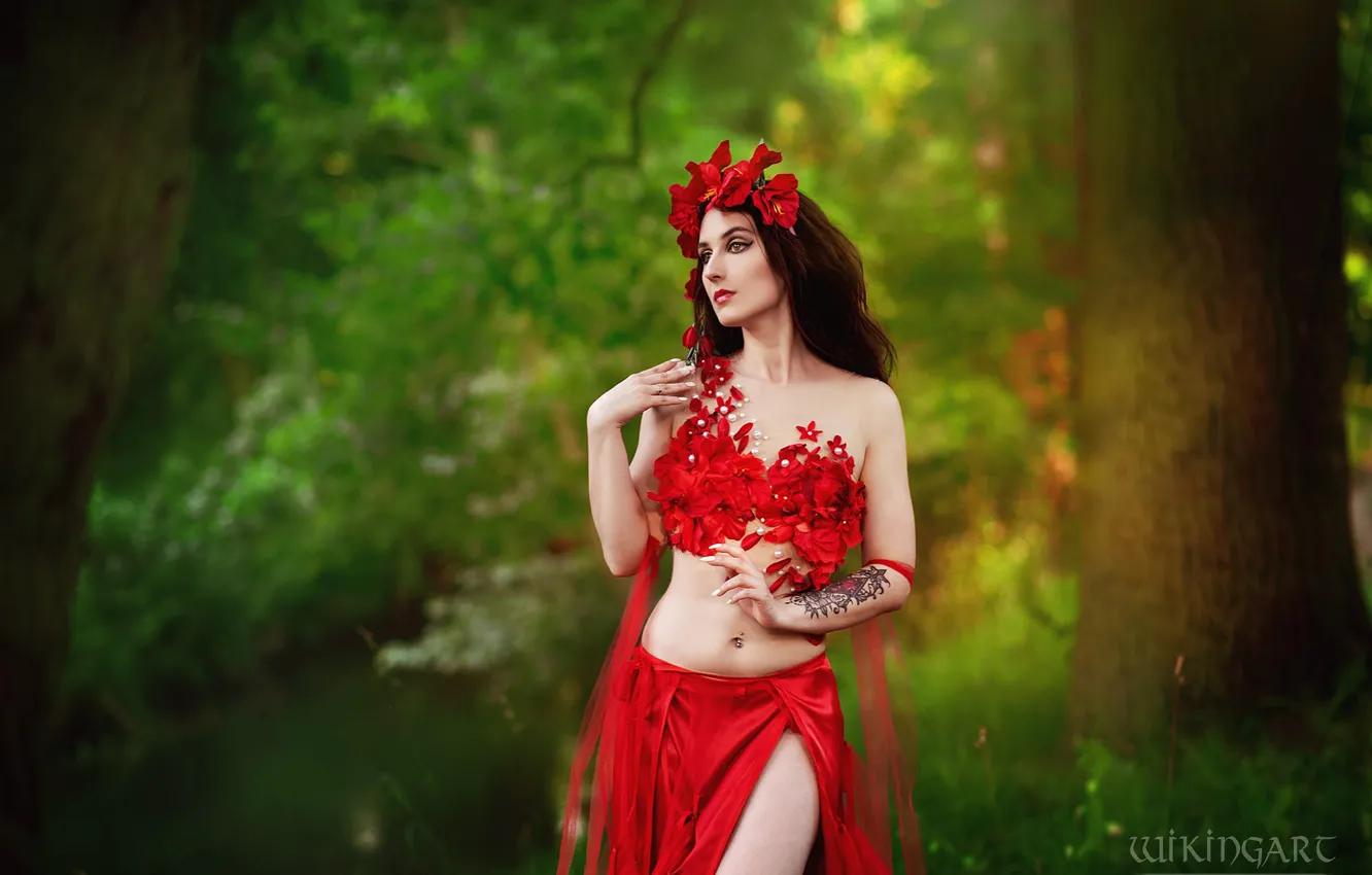 Фото обои девушка, украшения, цветы, природа, стиль, дерево, берег, юбка