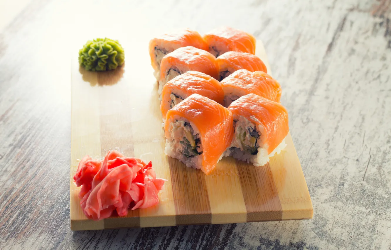 Фото обои блюдо, роллы, начинка, японская кухня, имбирь, красная рыба
