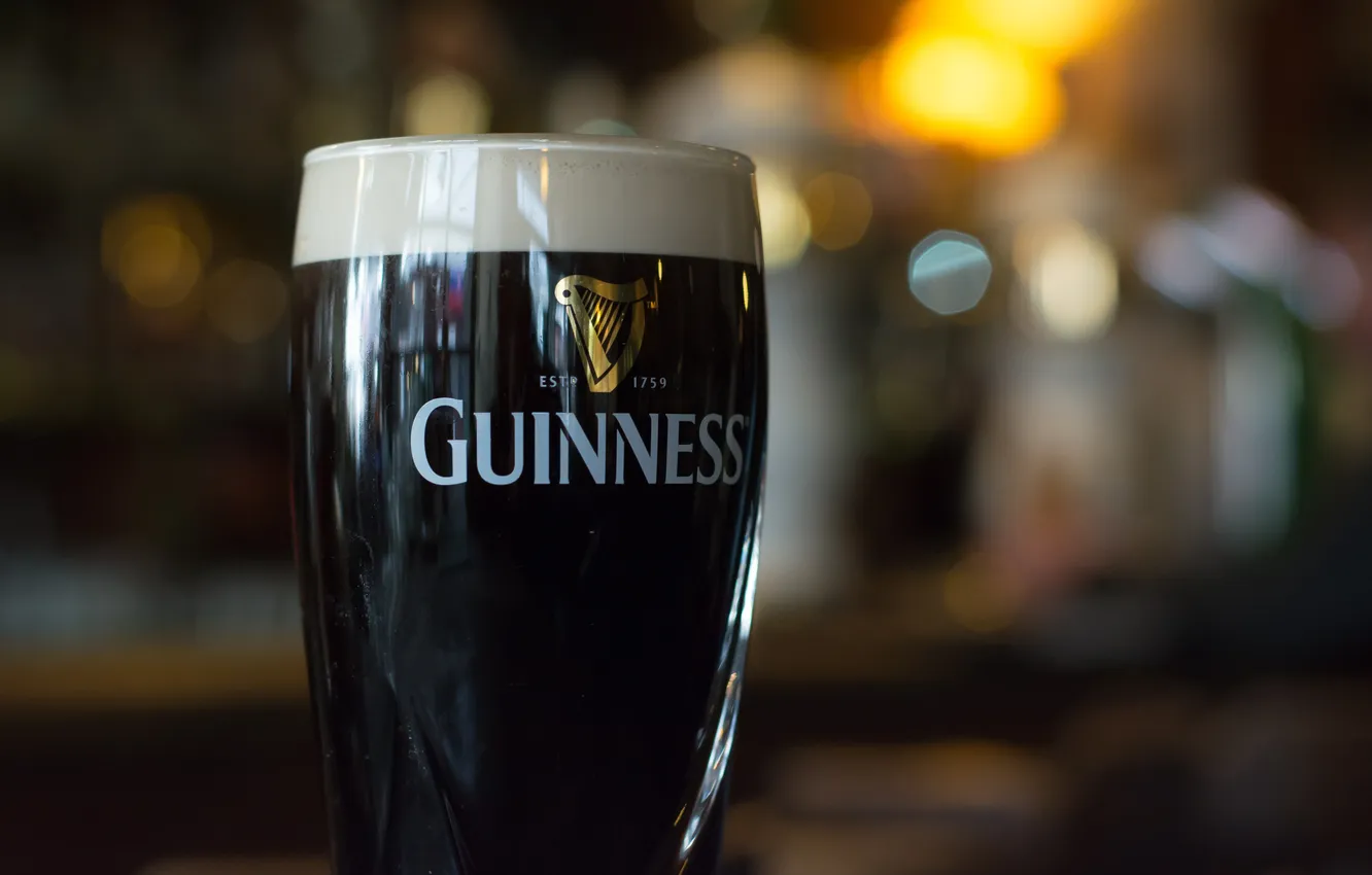 Фото обои glass, guinness, beer, drinks
