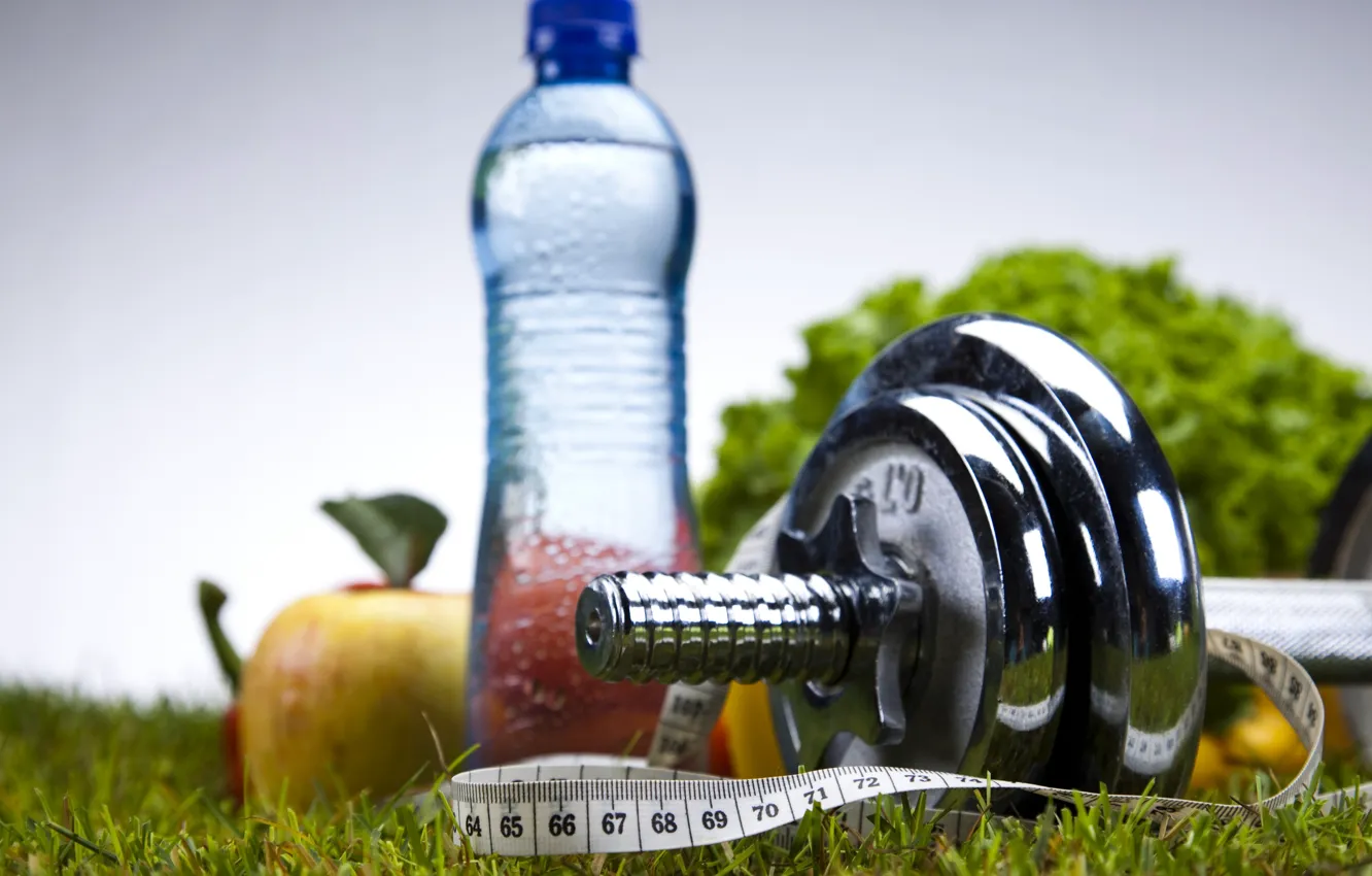 Фото обои вода, спорт, яблоки, бутылка, фитнес, гантеля