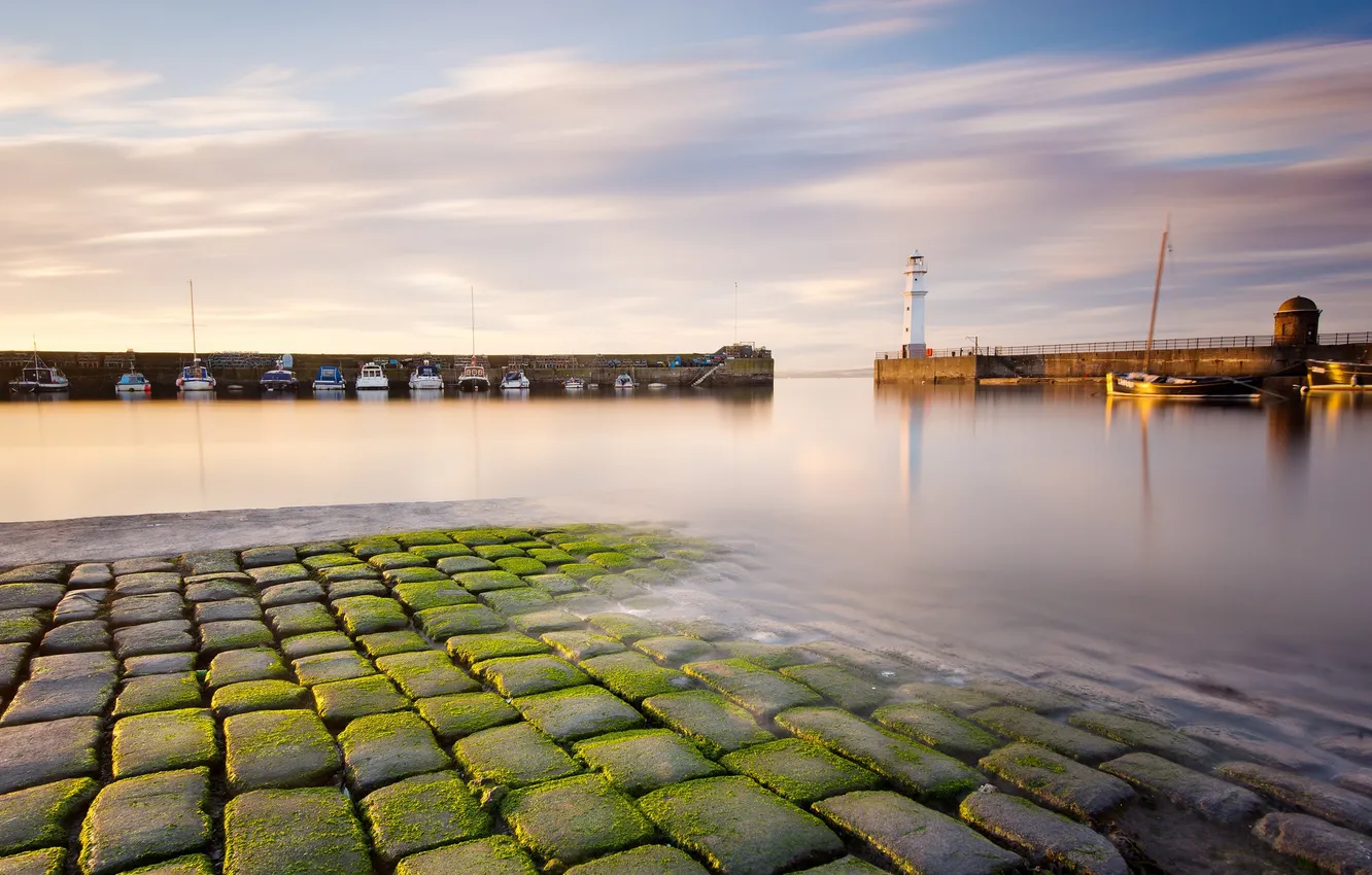 Фото обои море, маяк, бухта, катера, Scotland, волнорезы, Newhaven
