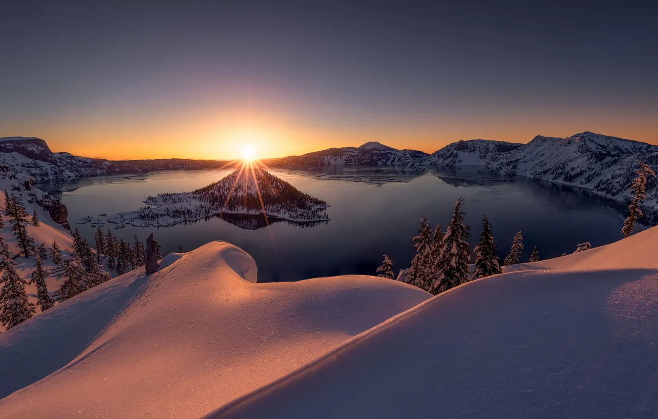 Фото обои зима, снег, закат, озеро, Орегон, сугробы, Oregon, Crater Lake