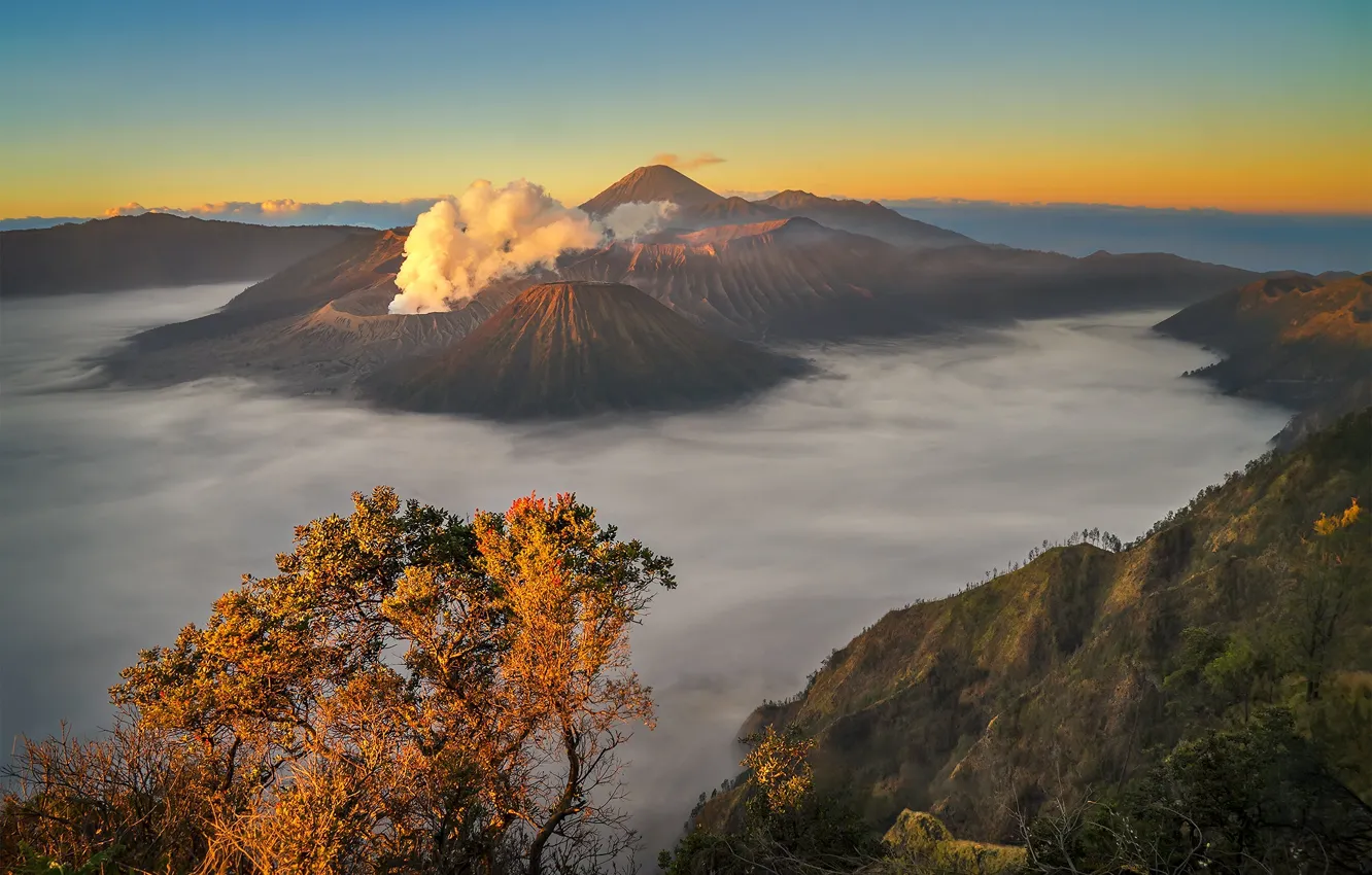 Фото обои осень, облака, вулкан, Индонезия, Бромо