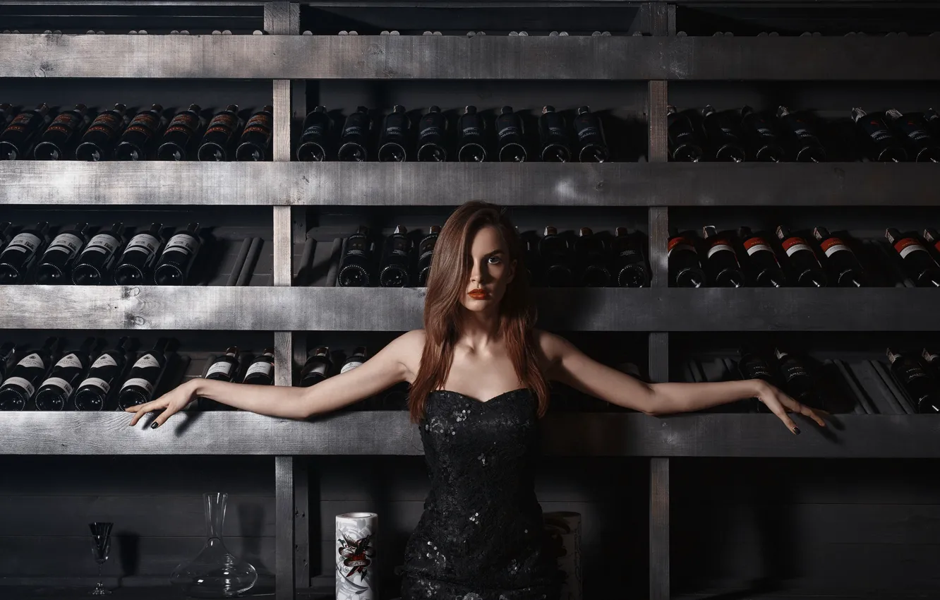 Фото обои вина, бутылки, губки, коллекционные вина, Кривонос Вячеслав, девушка и вино