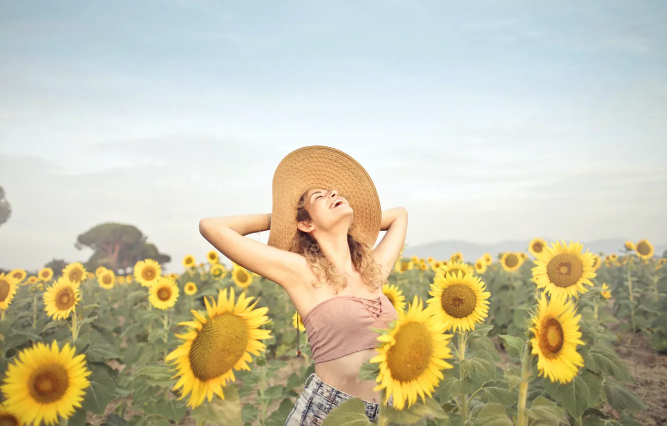 Фото обои радость, поза, простор, space, clear sky, pose, joy, чистое небо