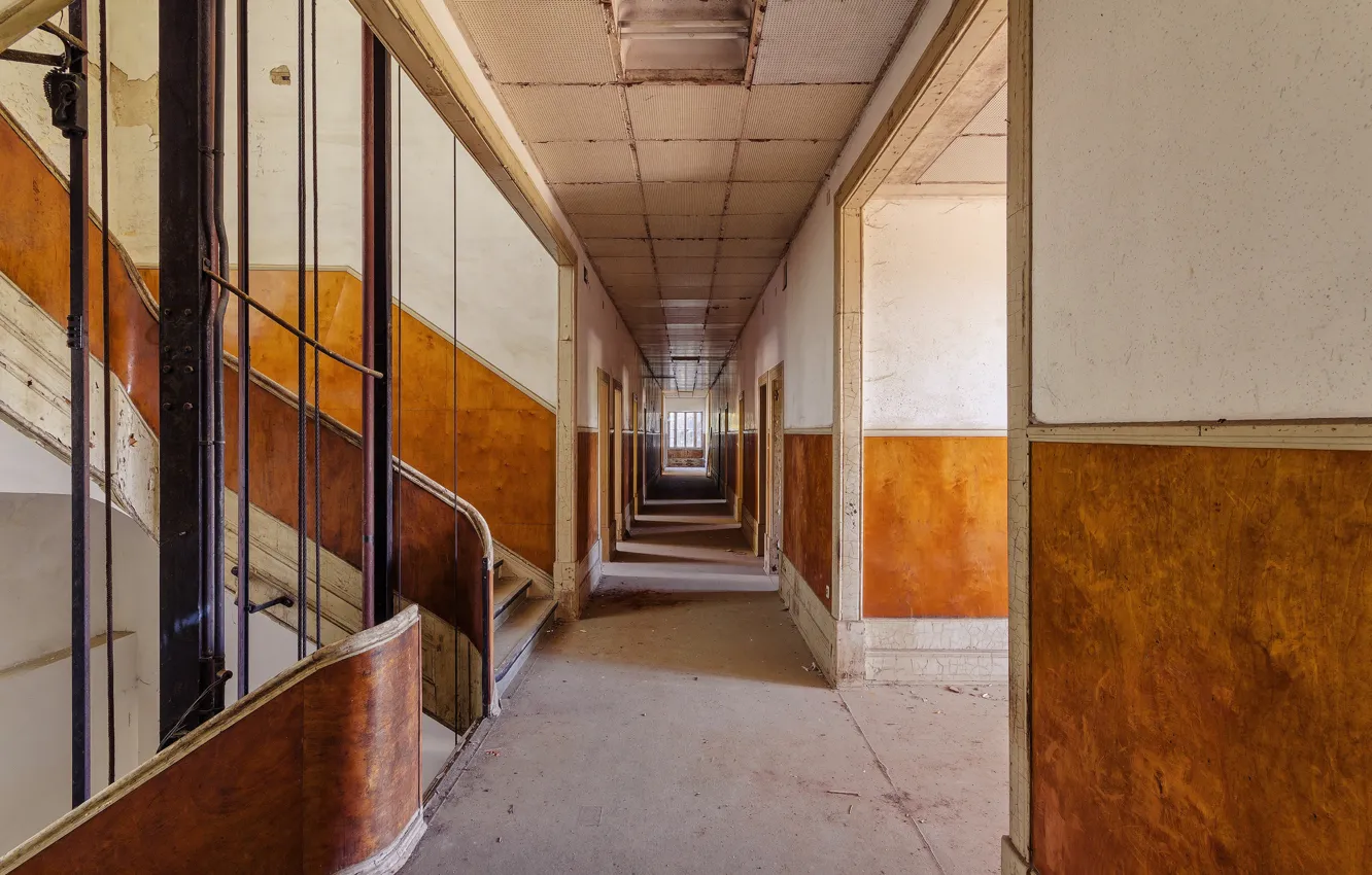 Фото обои shadows, sunlight, abandoned, stairs, corridor, decay, elevator