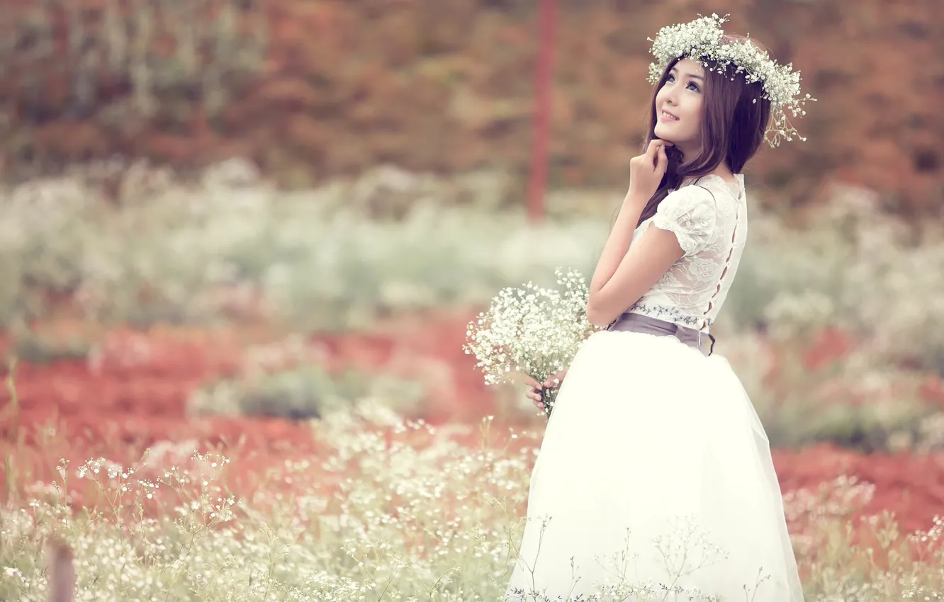 Фото обои поле, мечты, цветы, настроение, Девушка, платье, азиатка