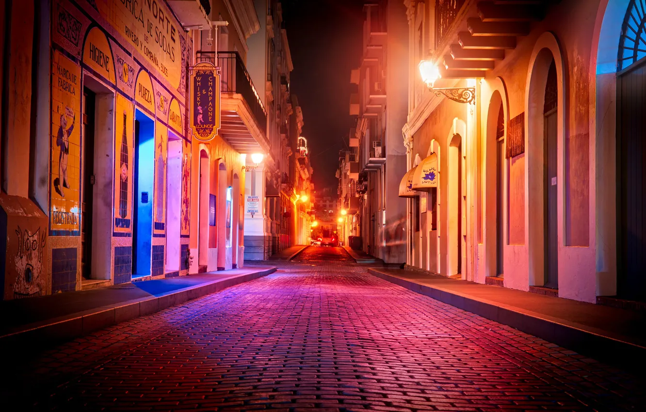 Фото обои дорога, ночь, огни, улица, дома, фонари, тротуар, Puerto Rico