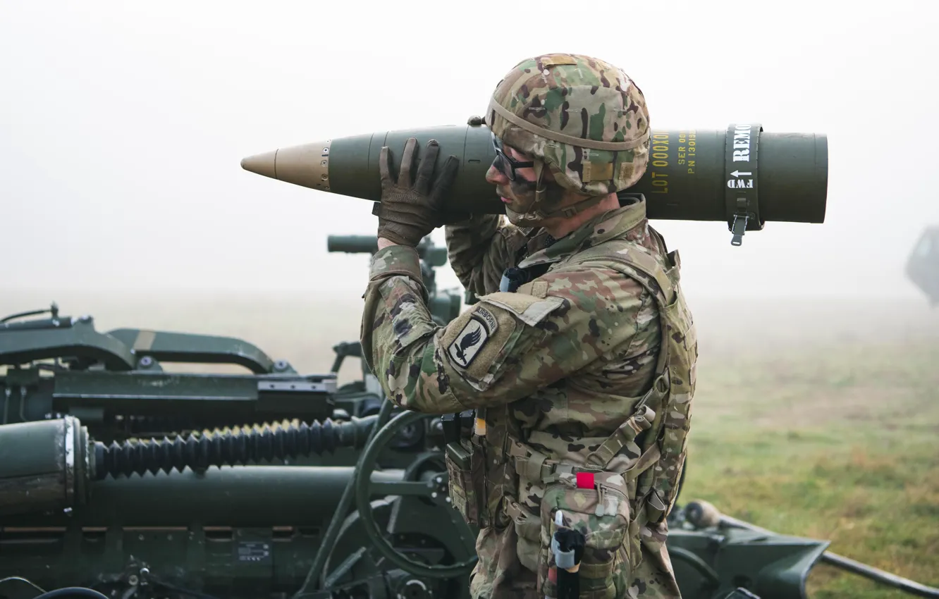 Фото обои Германия, США, Germany, Гаубица, Десантник, Армии США, U.S. Army, M777 Howitzer