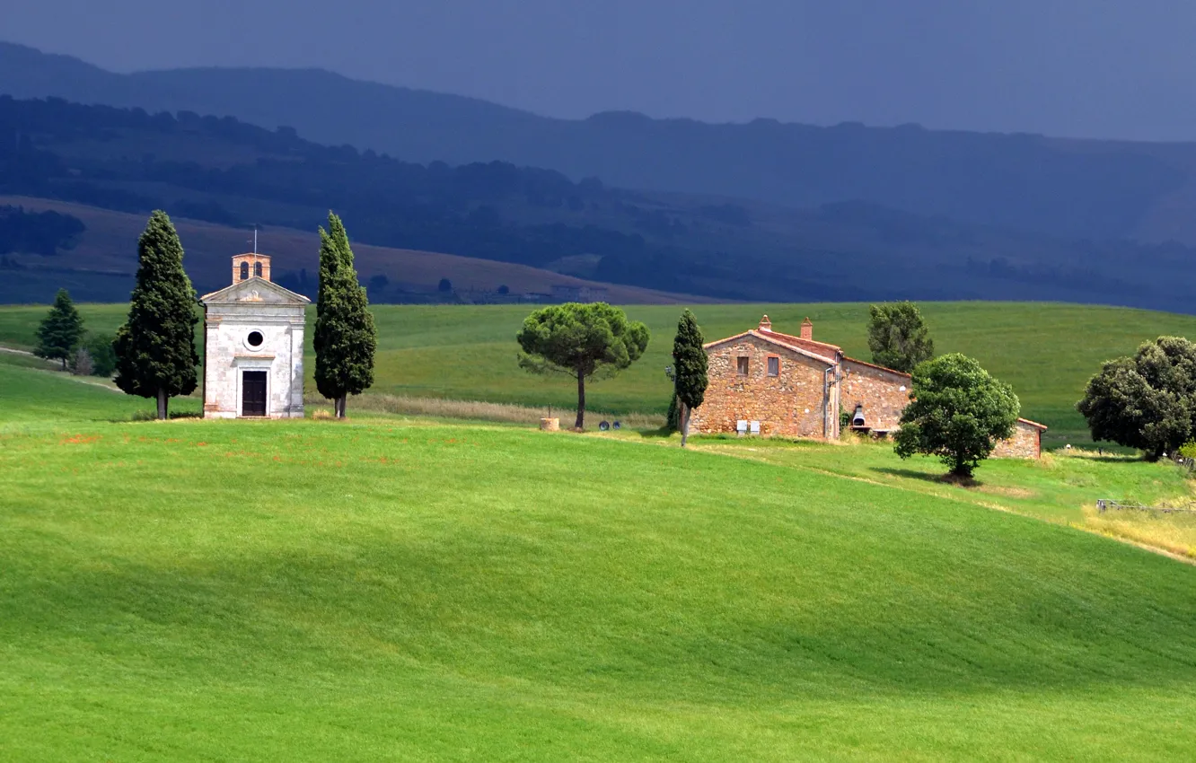 Фото обои поле, трава, дом, холмы, Италия, Тоскана, Cappella della Madonna di Vitaleta