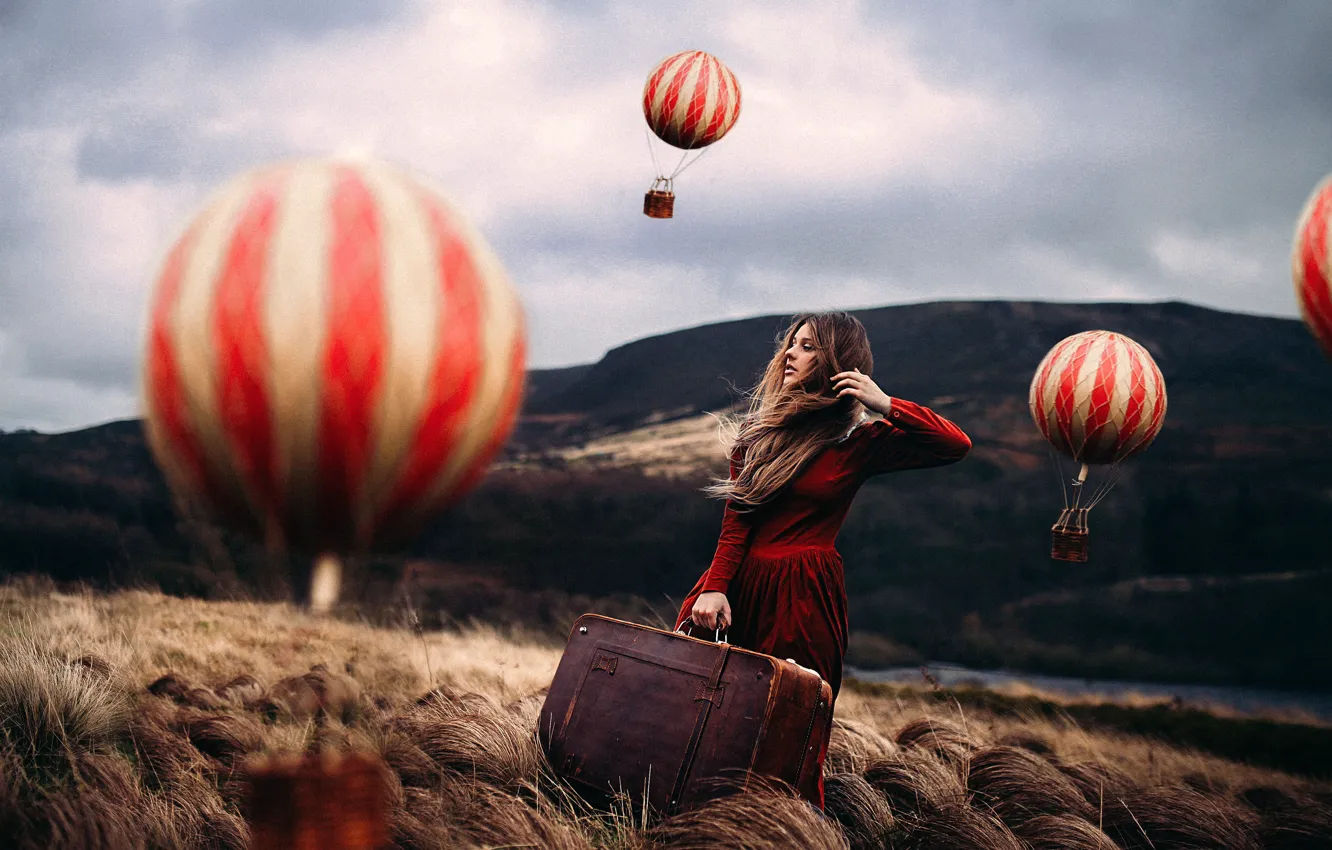 Фото обои девушка, воздушные шары, арт, чемодан, Rosie Hardy, Mind Traveller