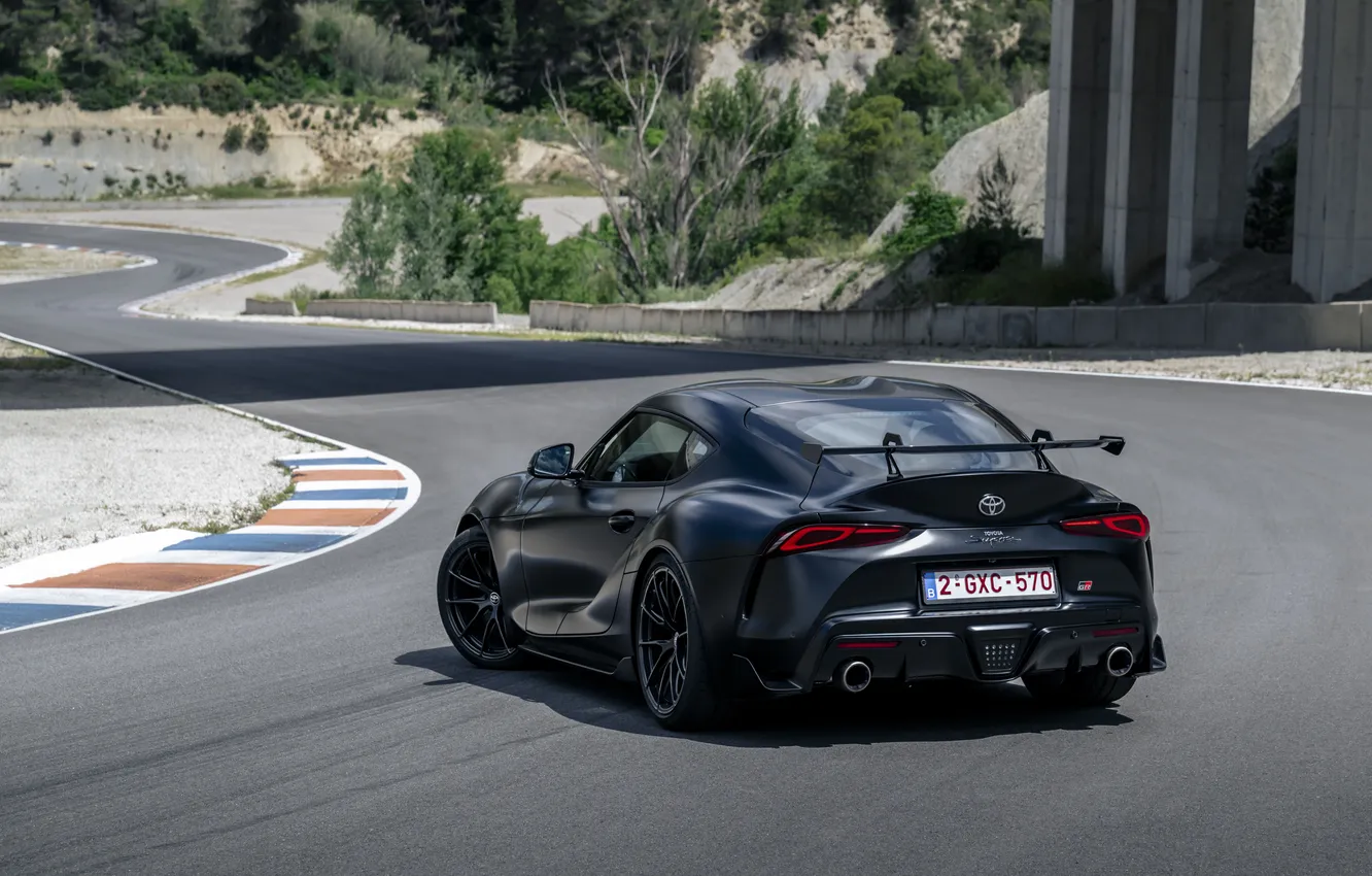 Фото обои купе, Toyota, Supra, sport car, спортивный автомобиль, задний привод, 2025, Toyota GR Supra