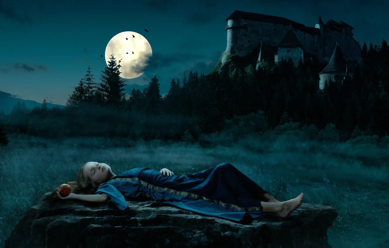 Фото обои ночь, замок, луна, яблоко, девочка, белоснежка, Snow White, по мотивам сказки