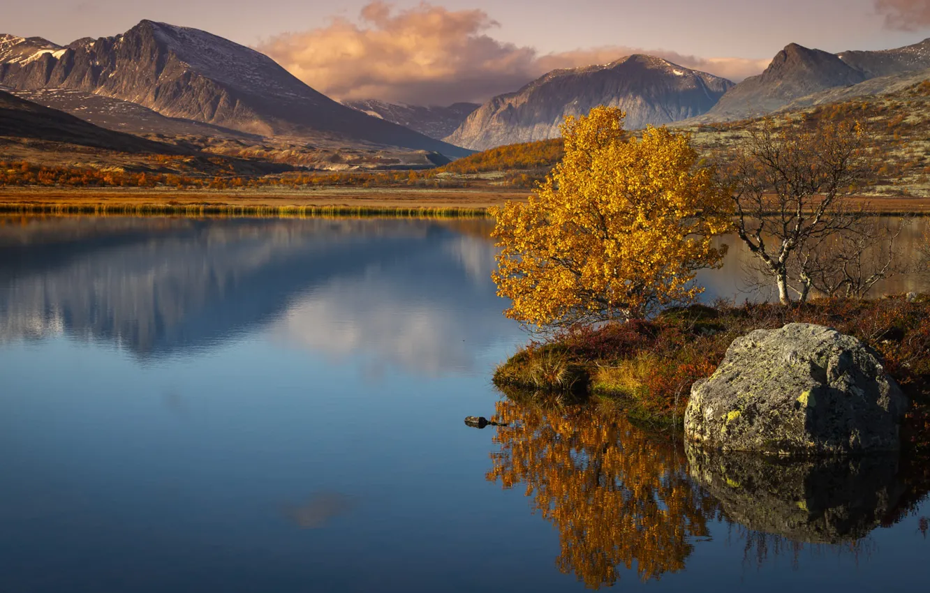 Фото обои осень, облака, деревья, пейзаж, горы, природа, озеро, отражение