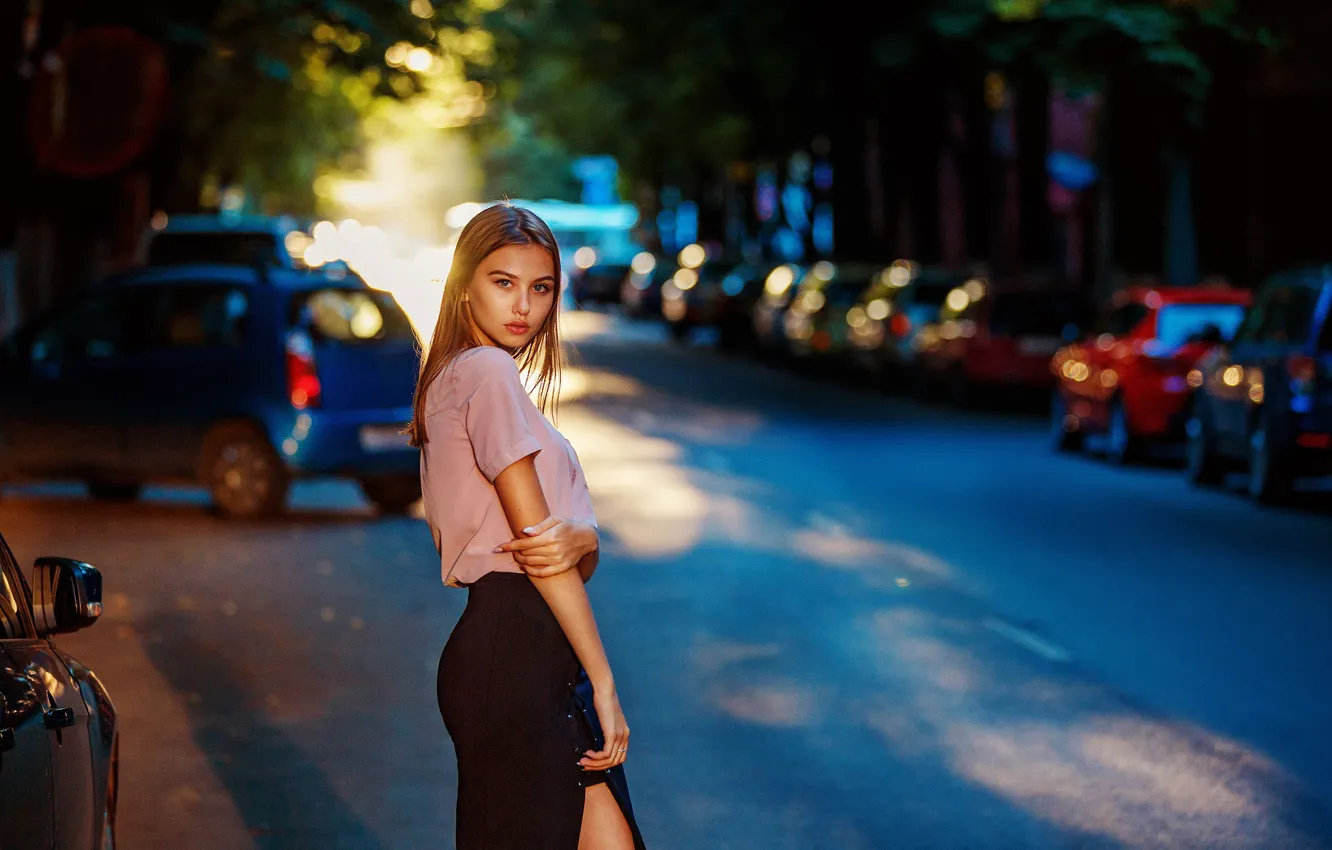 Фото обои car, girl, long hair, brown hair, photo, photographer, blue eyes, model