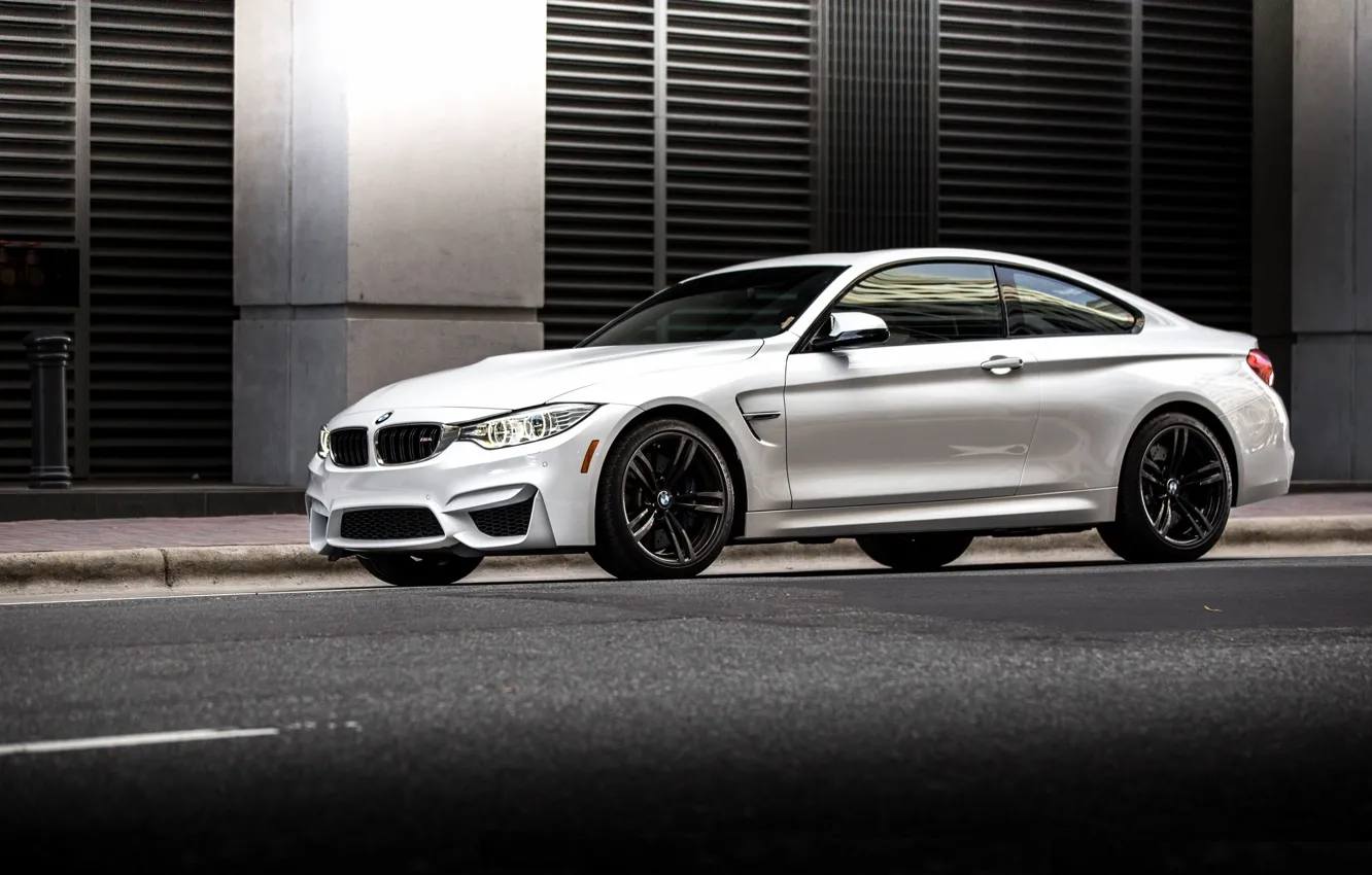 Фото обои BMW, turbo, white, Coupe, power, germany, angel eyes, F82.tuning