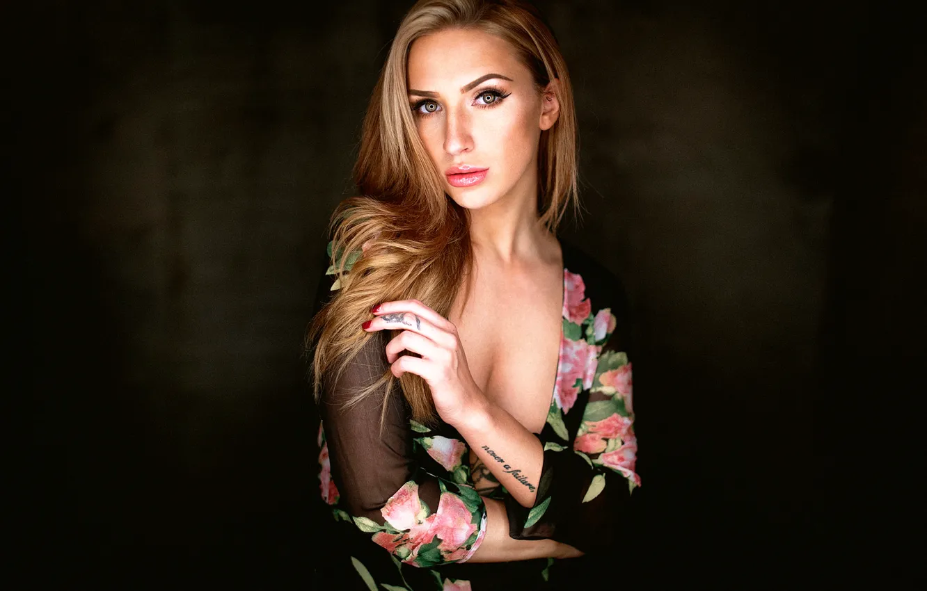 Фото обои декольте, губки, Amanda, The Photo Fiend