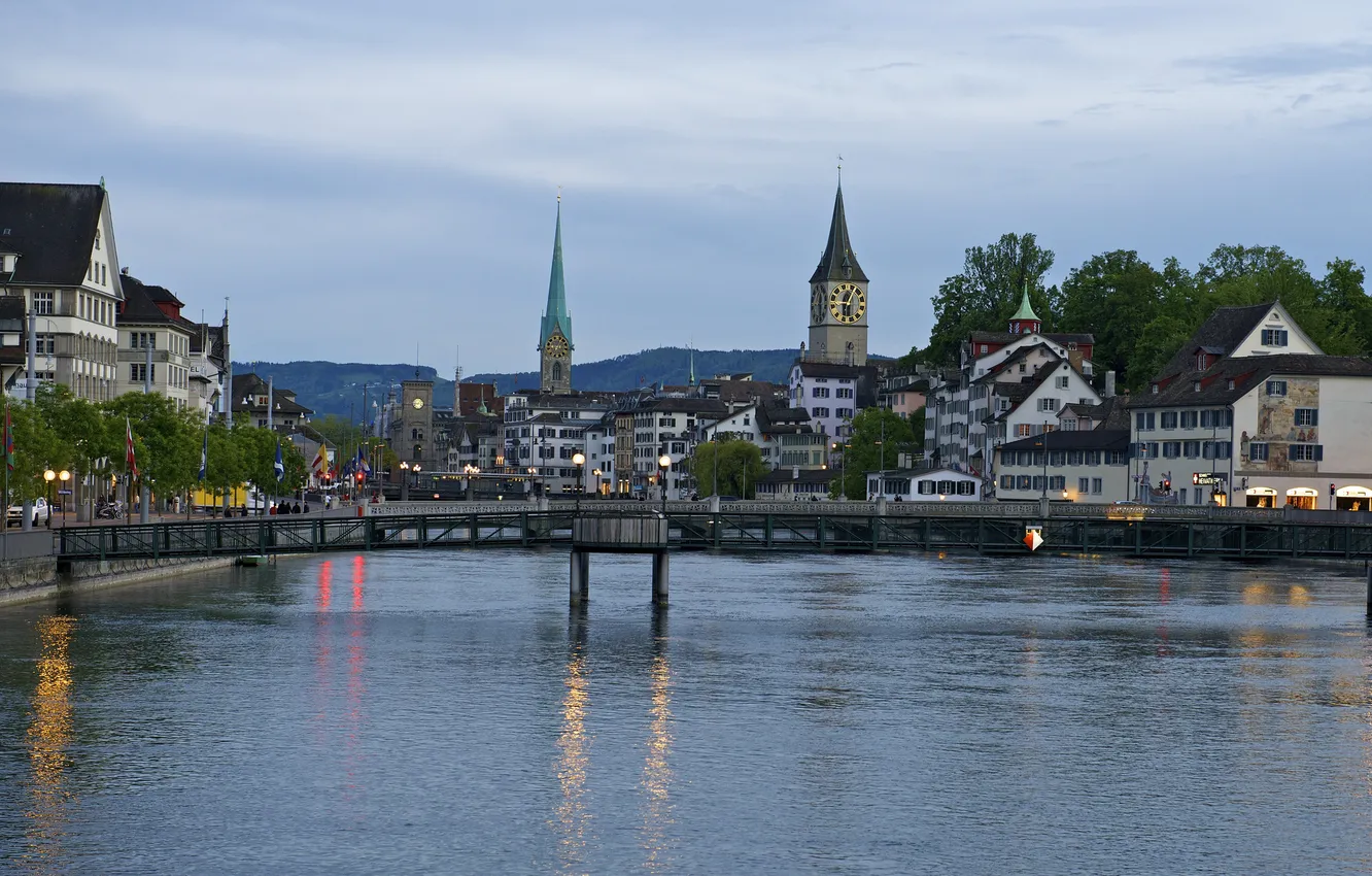 Фото обои небо, деревья, мост, река, башня, дома, вечер, Швейцария