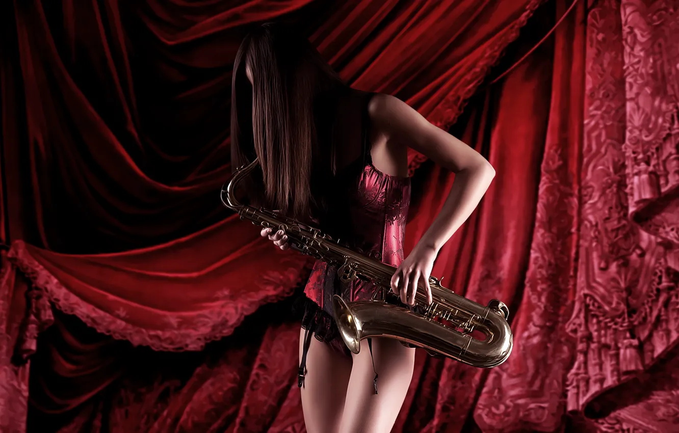 Фото обои девушка, в красном, портьеры, саксофон