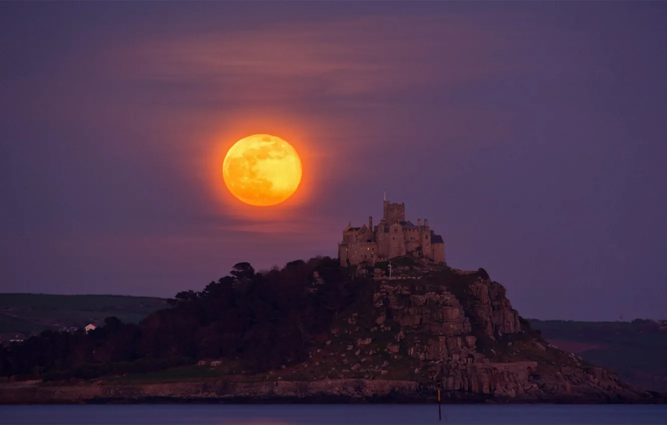 Фото обои скала, остров, Англия, Луна, монастырь, Сент Майклз Маунт