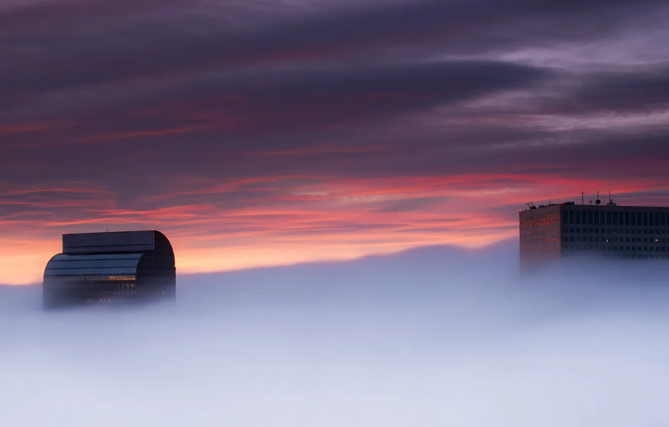 Фото обои закат, город, туман