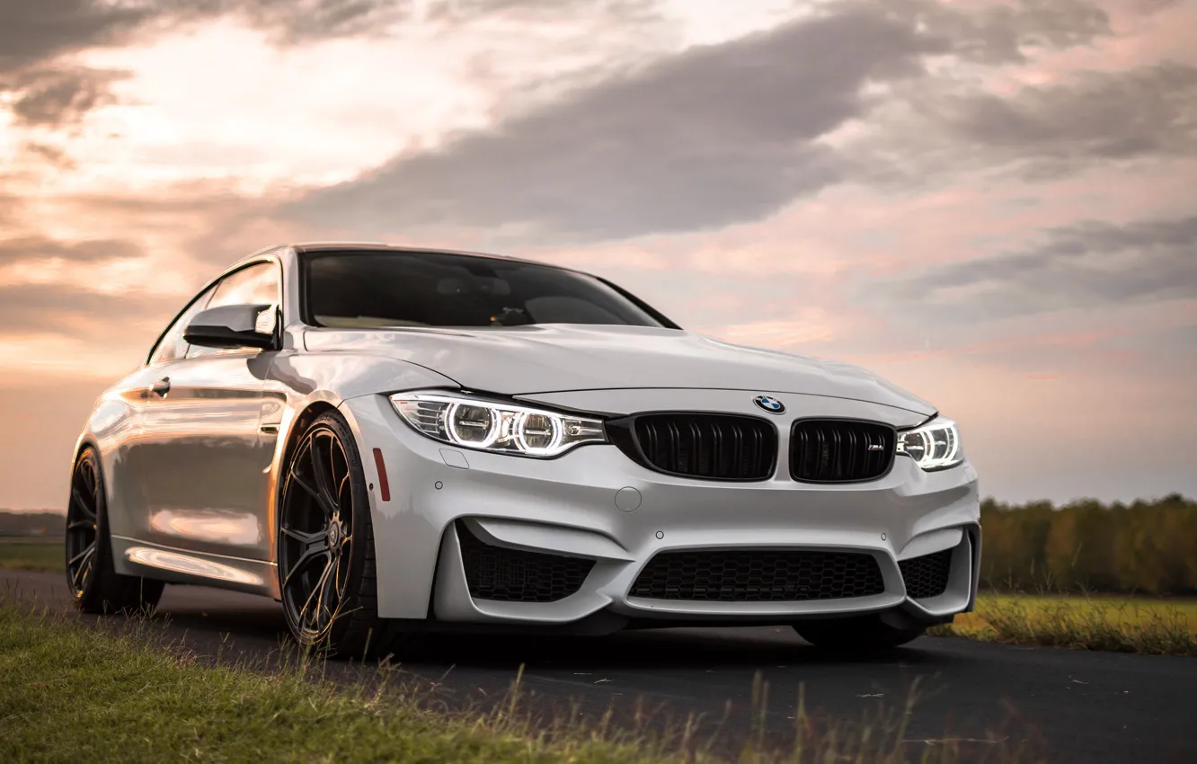 Фото обои BMW, white, grass, road