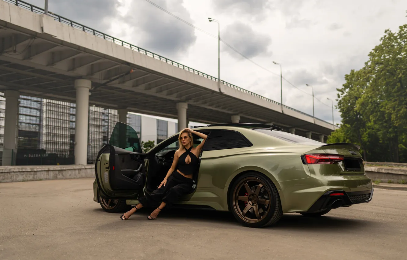 Фото обои девушка, Audi, милая, модель, Очки, блондинка, Обои, Туфли