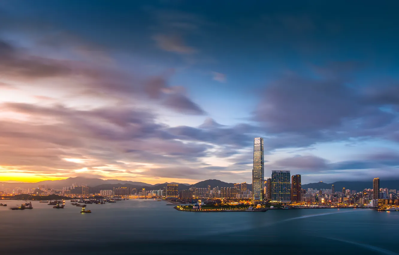 Фото обои небо, облака, закат, огни, здания, Гонконг, вечер, порт