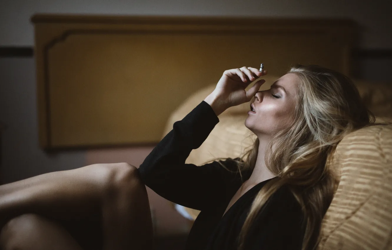 Фото обои сигарета, Marissa, Jesse Herzog