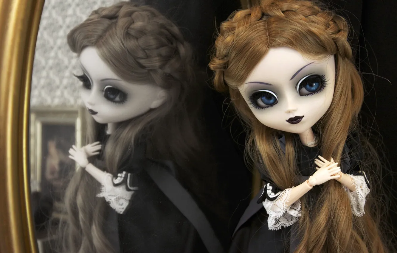 Фото обои отражение, готика, игрушка, кукла, зеркало, длинные волосы