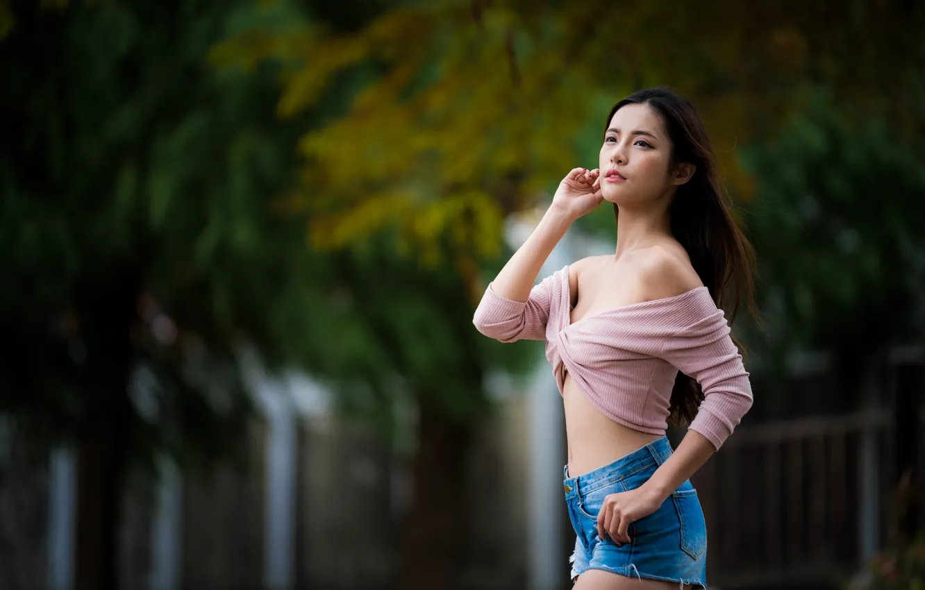 Фото обои девушка, поза, шорты, азиатка, боке