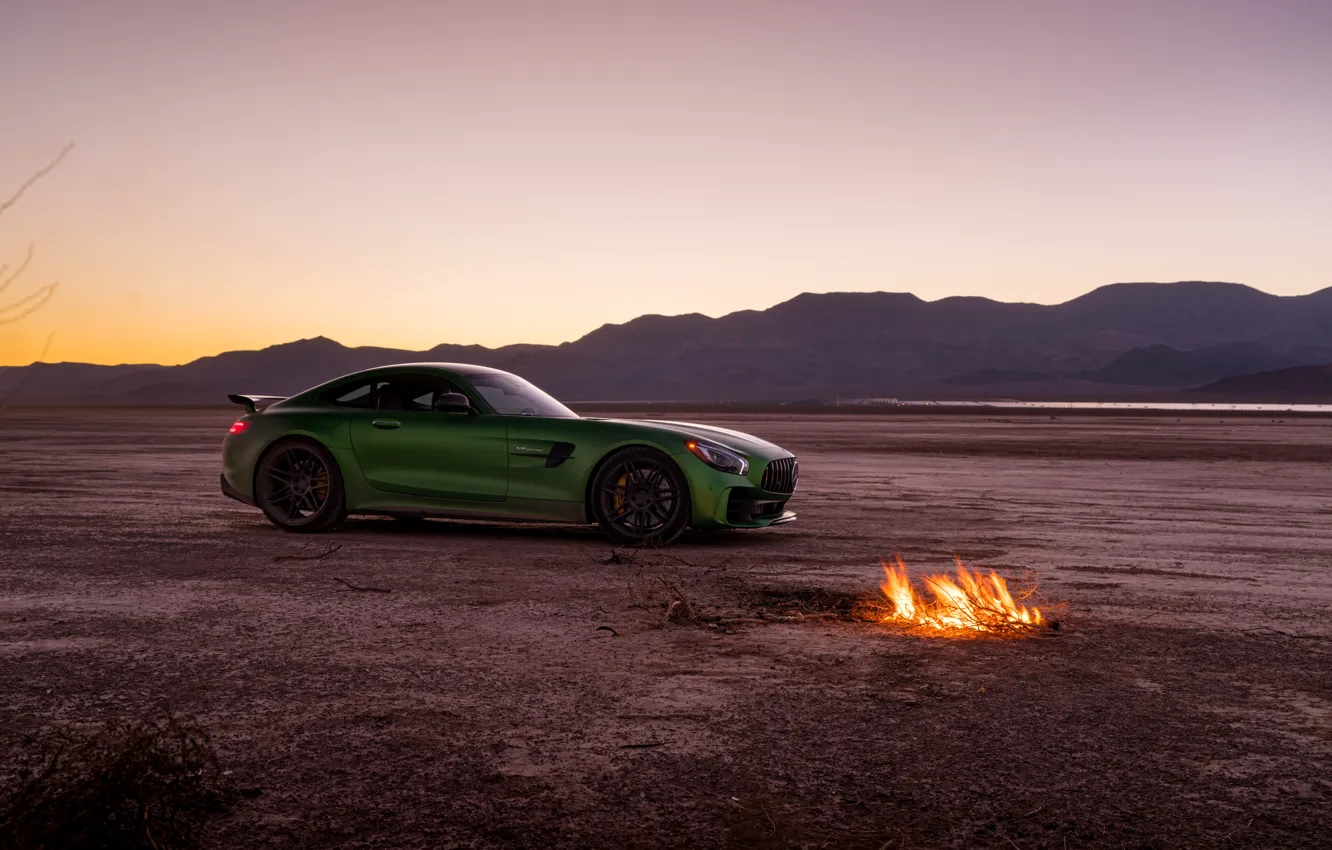 Фото обои зеленый, стиль, пустыня, костёр, Mercedes GTR