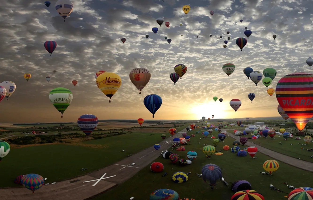 Фото обои небо, цвета, полет, воздушный шар