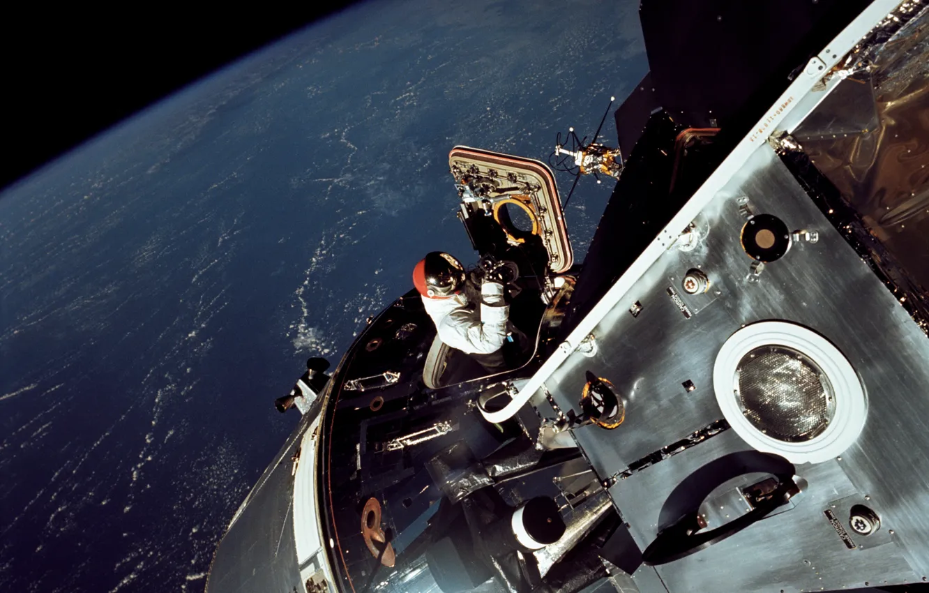 Фото обои Земля, NASA, астронавт, Apollo 9