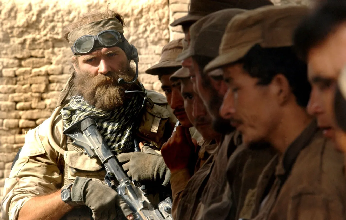 Фото обои взгляд, мужик, борода, Medal of Honor