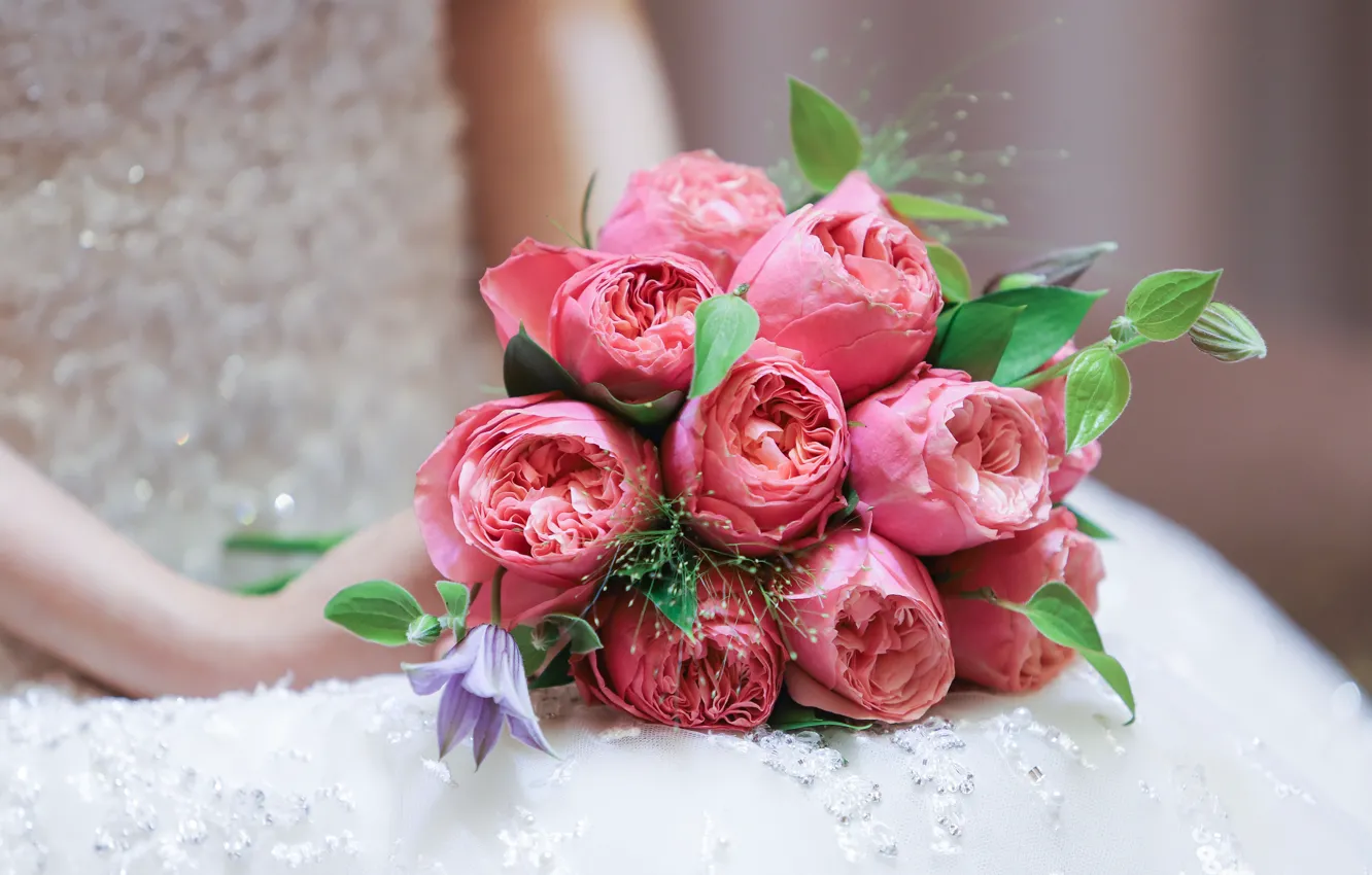 Фото обои цветы, розы, букет, руки, невеста