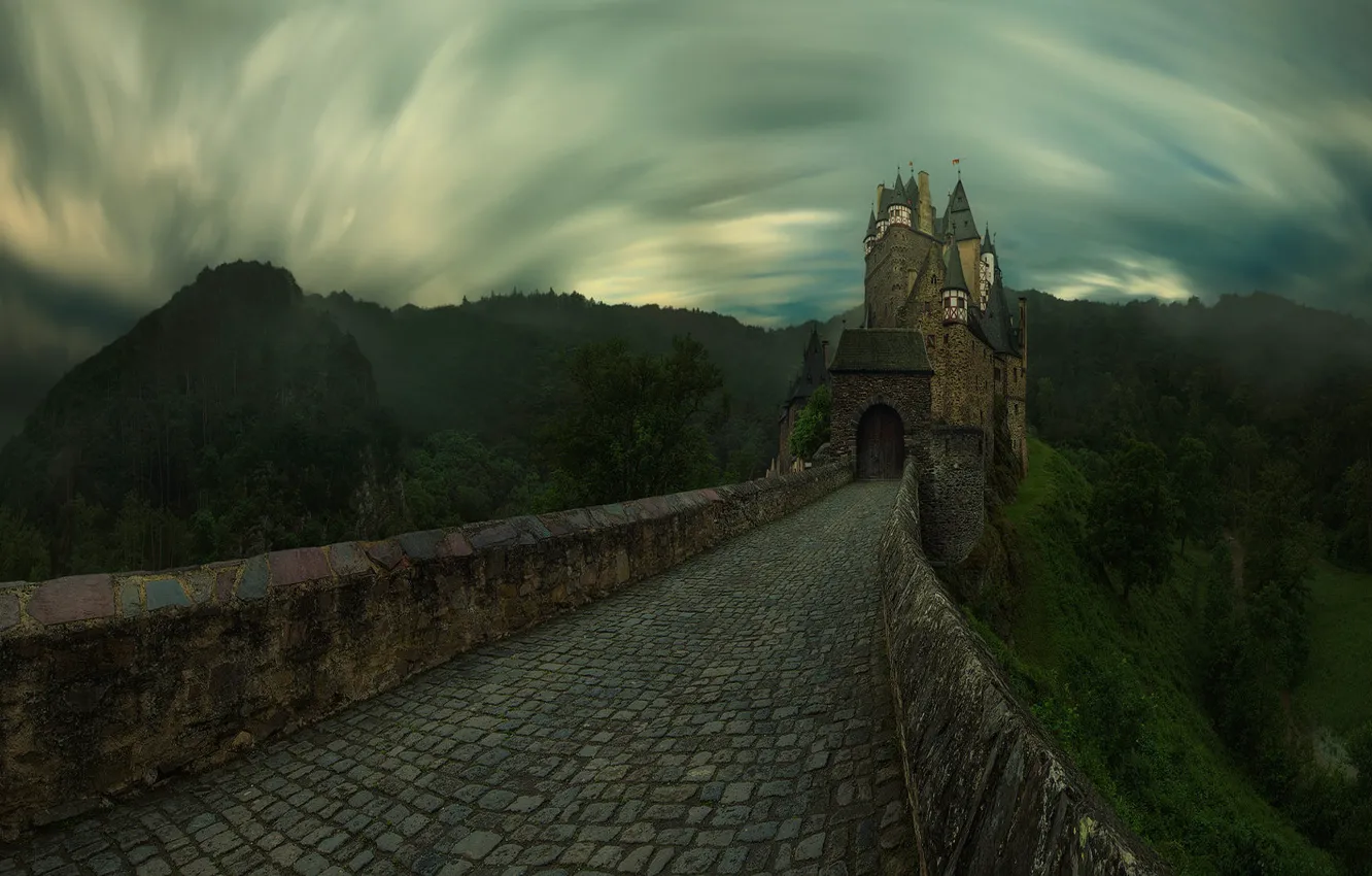Фото обои лес, небо, облака, горы, мост, замок, пасмурно, Германия