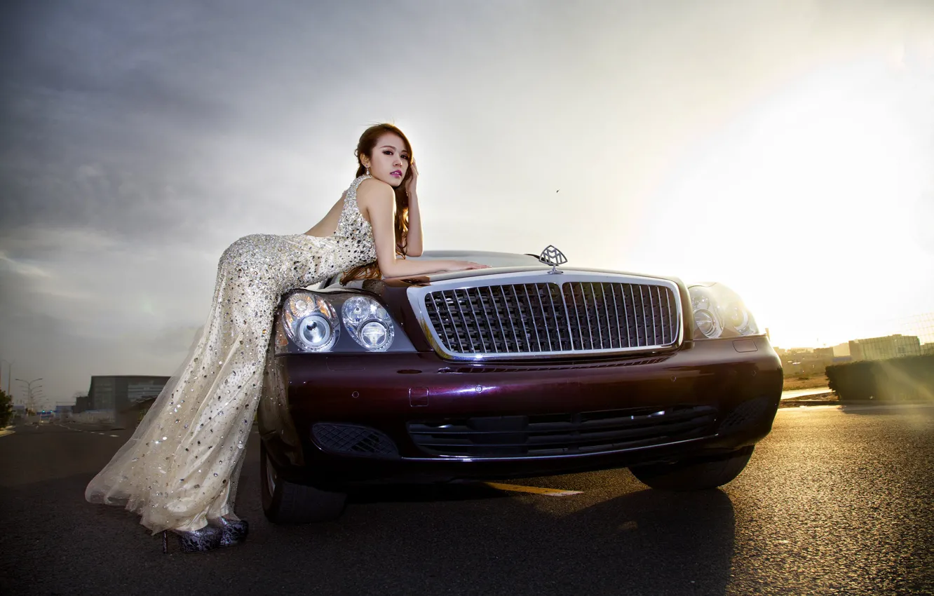 Фото обои авто, взгляд, Девушки, азиатка, красивая девушка, позирует, Mercedes-maybach